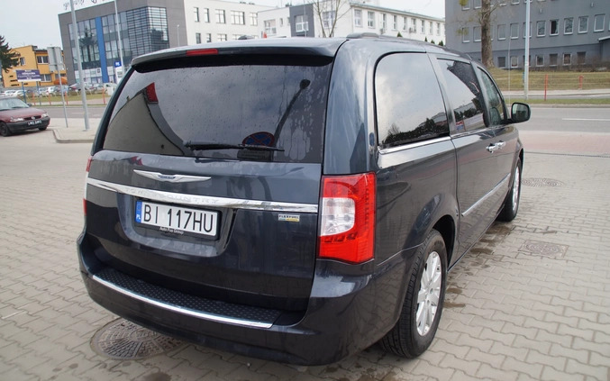 Chrysler Town &amp; Country cena 54999 przebieg: 142000, rok produkcji 2014 z Białystok małe 172